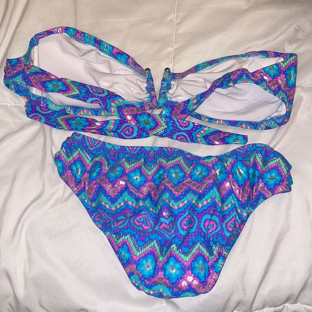 Bikini - Picture 3 of 4